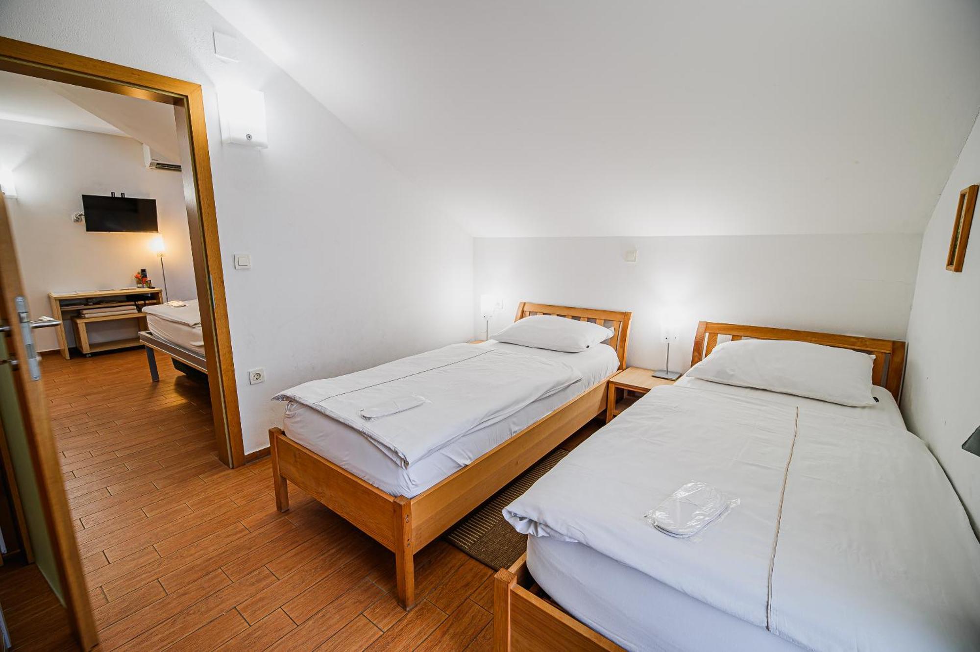 Apartments Maleric With Indoor Pool And Wellness Dragatuš Quarto foto